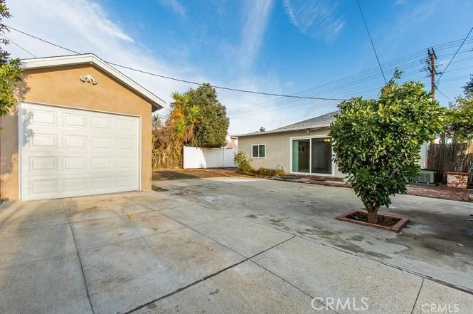 12955 Montague Property Photo 6