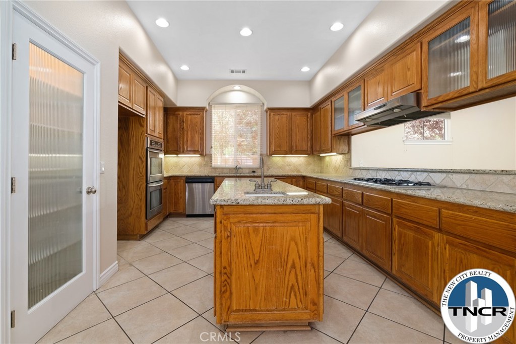 17998 Vista Point Property Photo 17