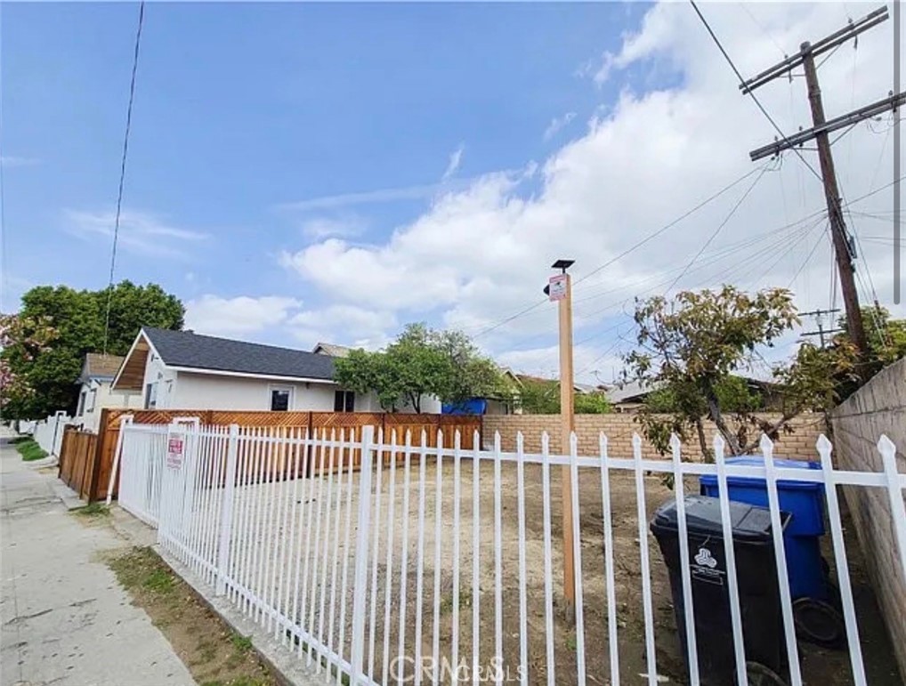 4312 Ascot Property Photo 1