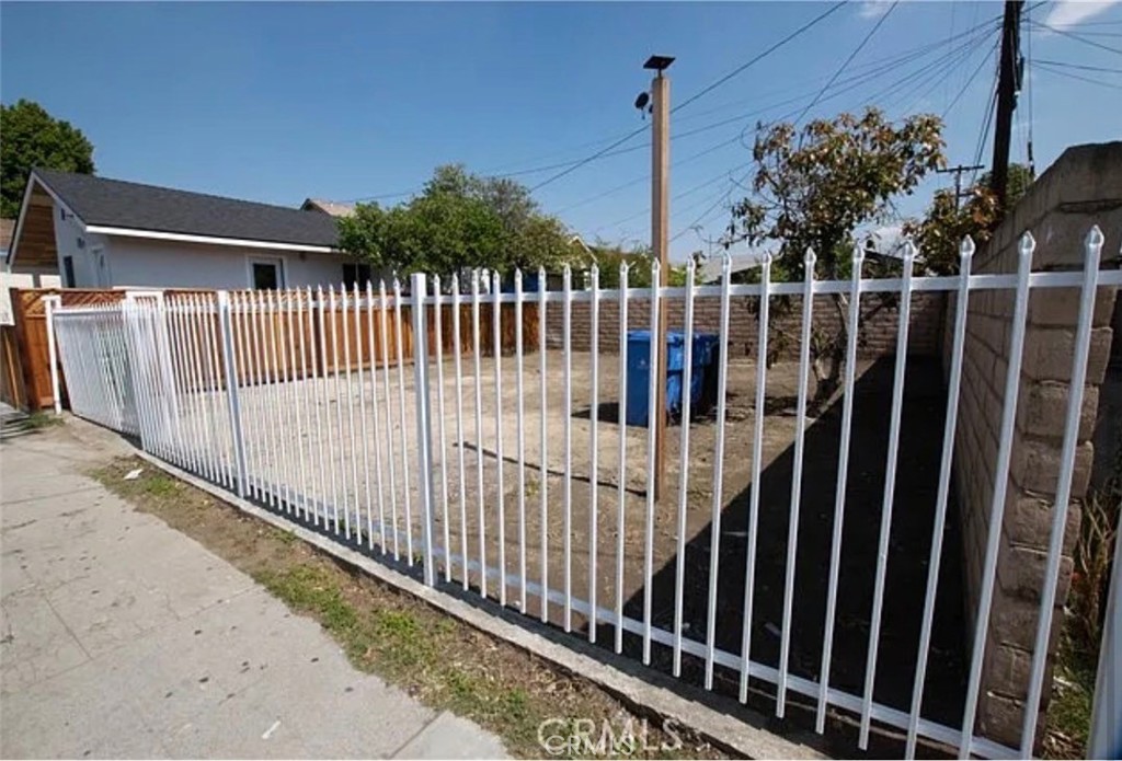4312 Ascot Property Photo 5