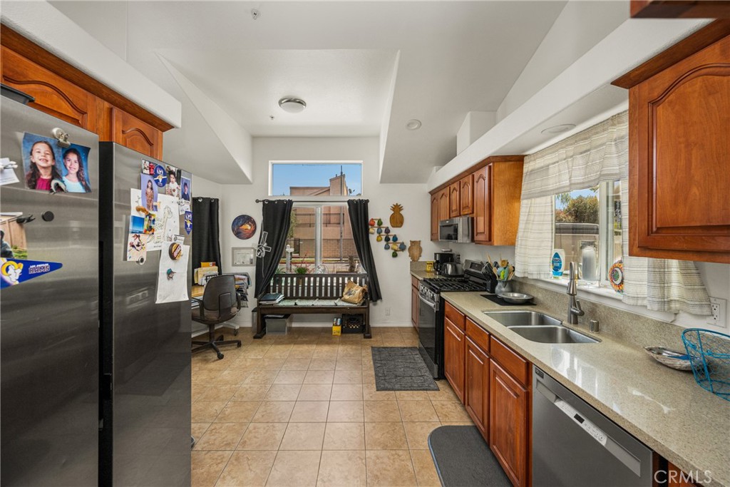 17041 B Lane Property Photo 9