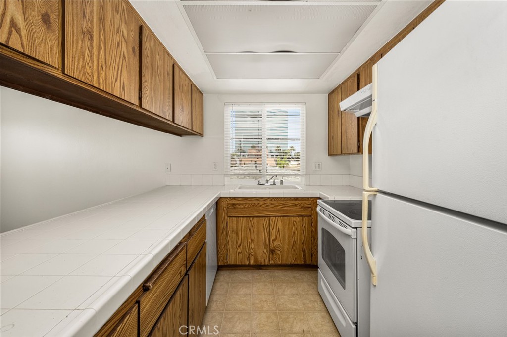 17041 B Lane Property Photo 35