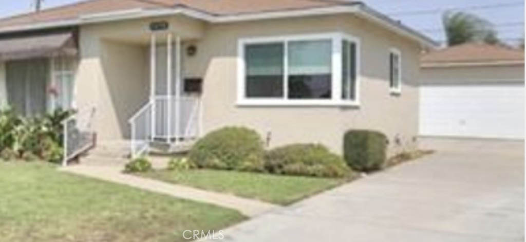 1038 W Princeton Property Photo 1