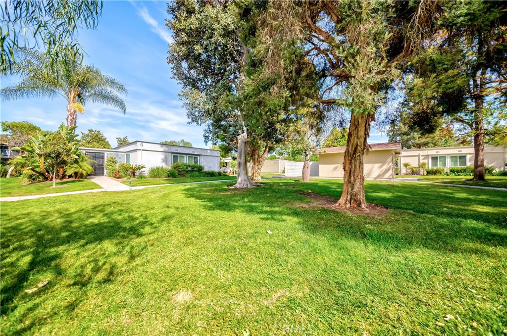 678 Via Alhambra C Property Photo 4