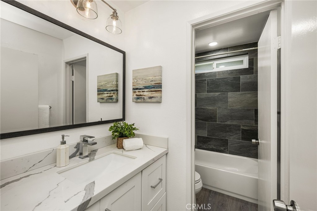 400 S Flower 74 Property Photo 15