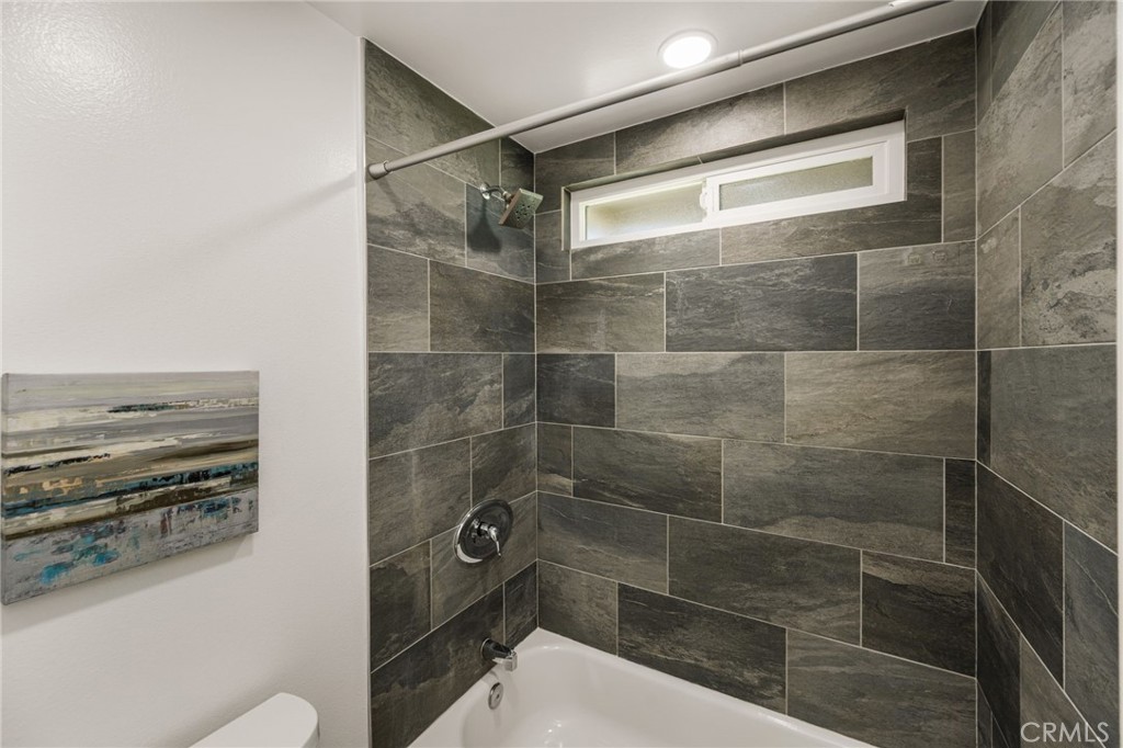 400 S Flower 74 Property Photo 16