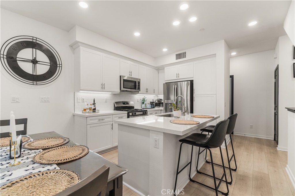 16434 Whittier #6 Boulevard Property Photo 8