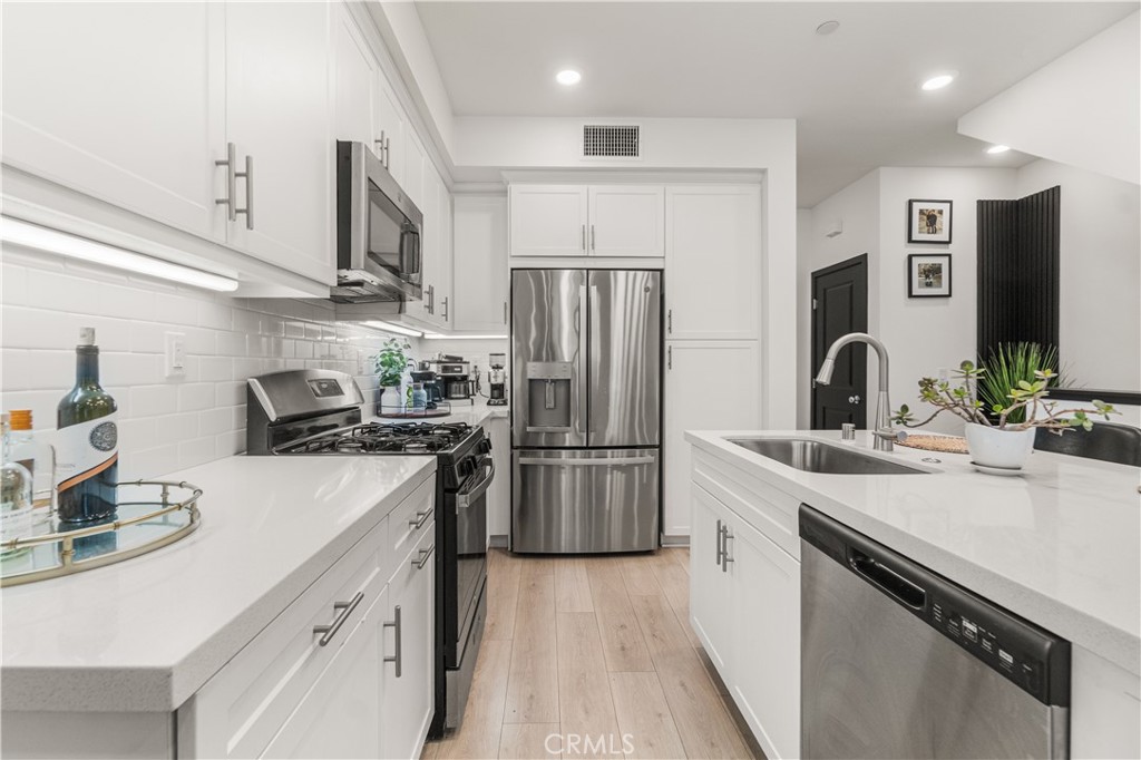 16434 Whittier #6 Boulevard Property Photo 10