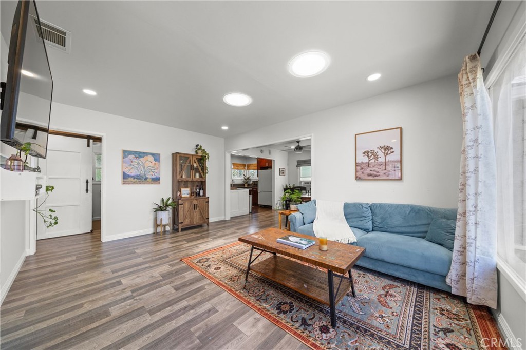 2712 Eckleson Street Property Photo 6