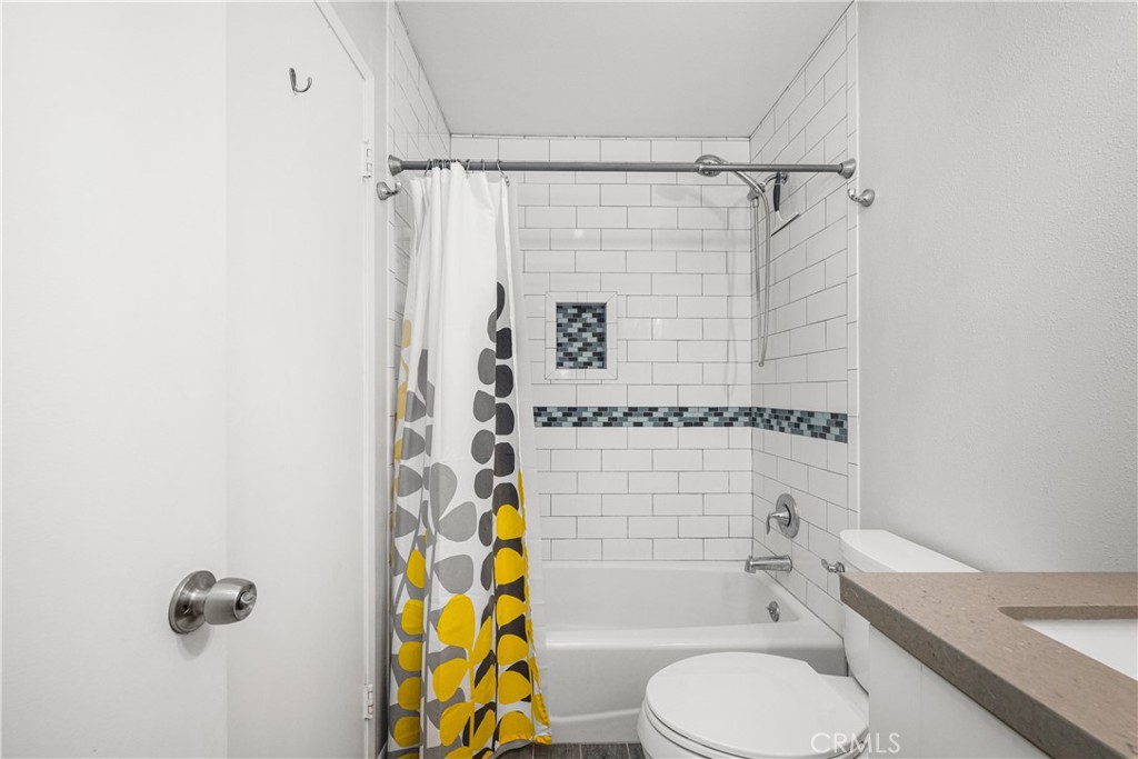 450 Carriage D Property Photo 32