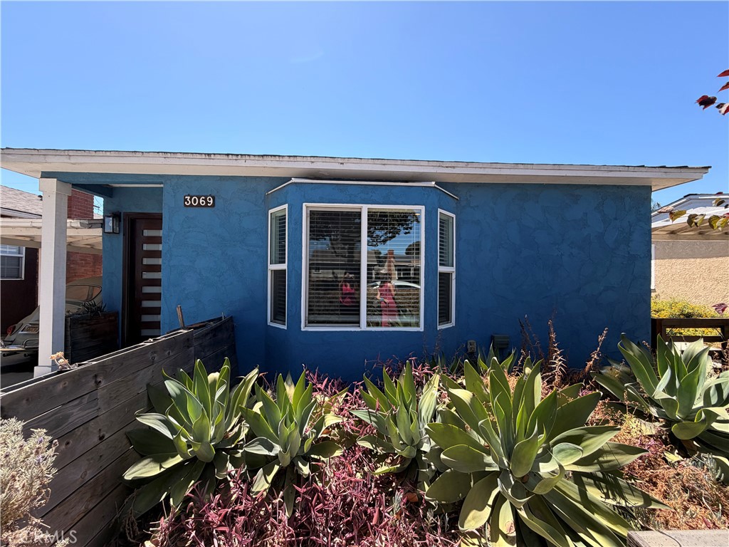 3069 Magnolia Property Photo 1
