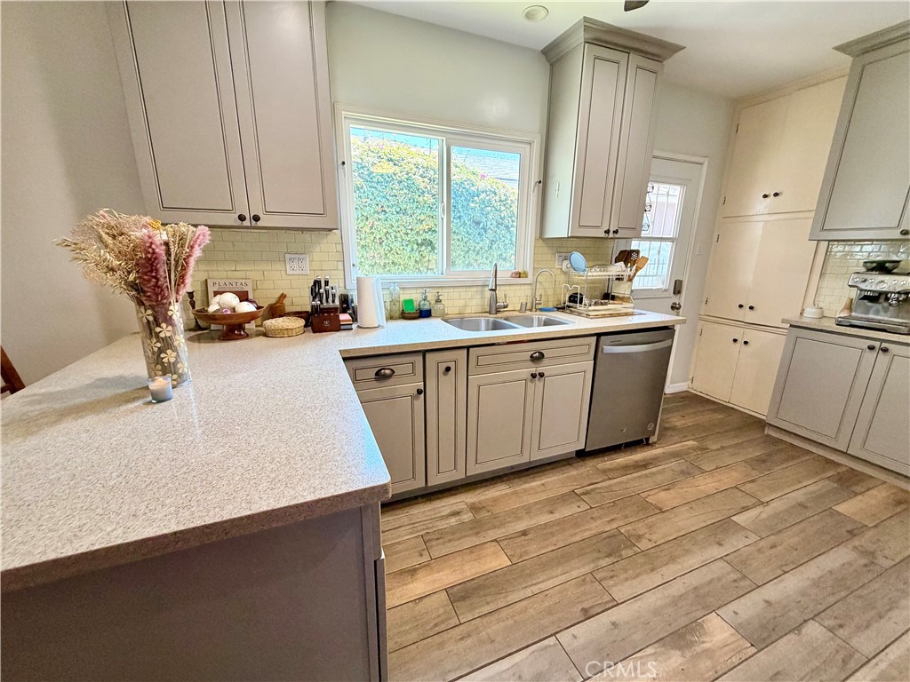 3069 Magnolia Property Photo 6