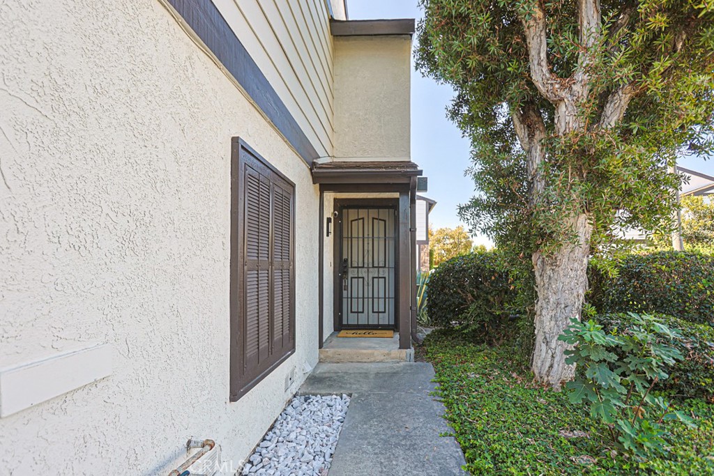 2640 W Meadowview Property Photo 4