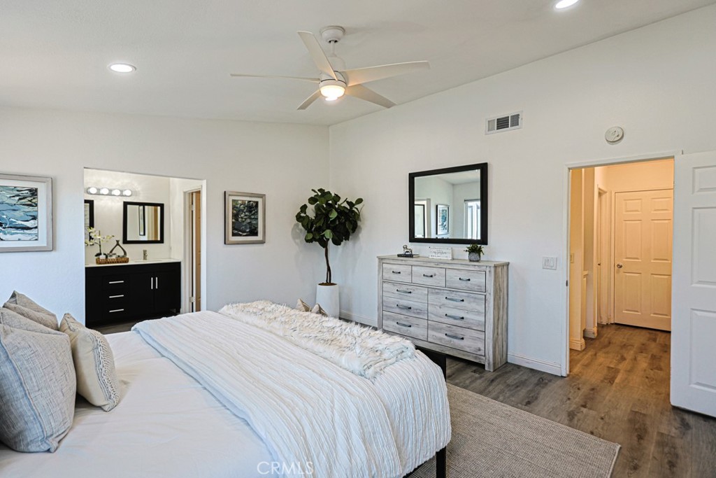 2640 W Meadowview Property Photo 29