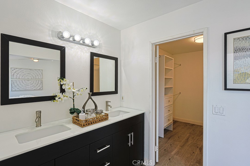 2640 W Meadowview Property Photo 32