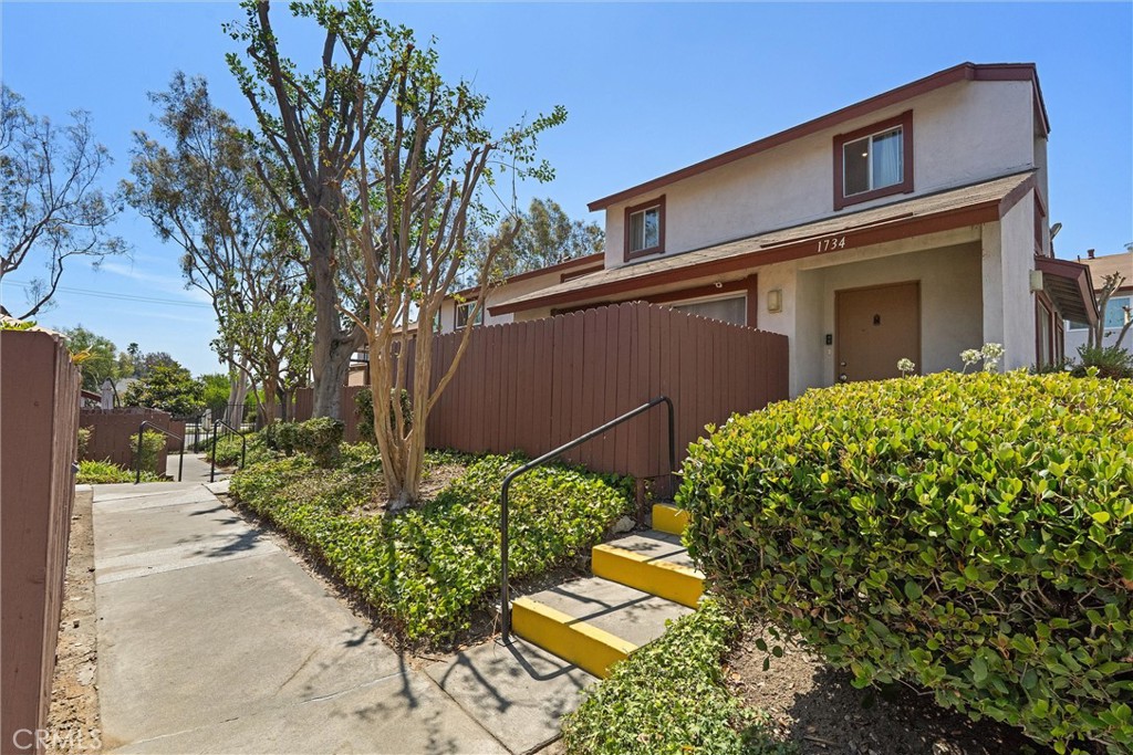 1734 Bradbury Drive 74 Property Photo 2