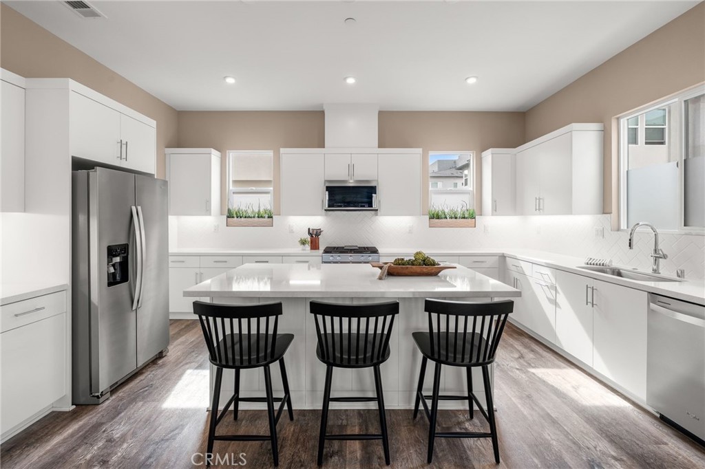 1423 W Cara Property Photo 1