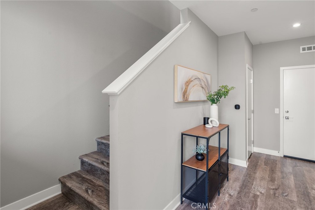 1423 W Cara Property Photo 2