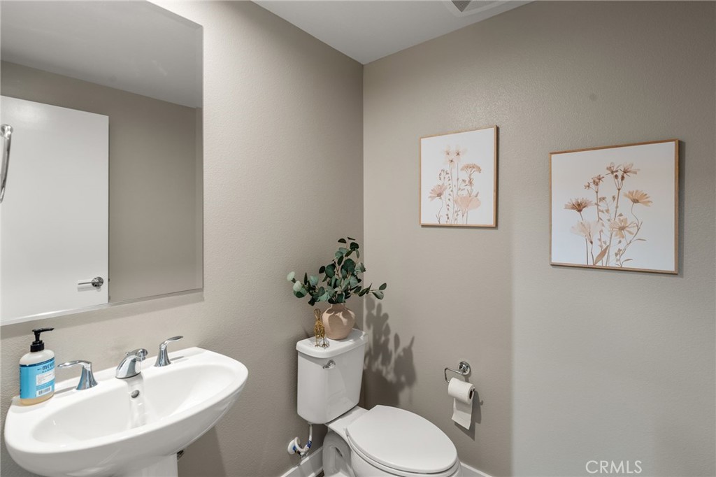 1423 W Cara Property Photo 19