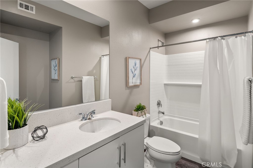 1423 W Cara Property Photo 22