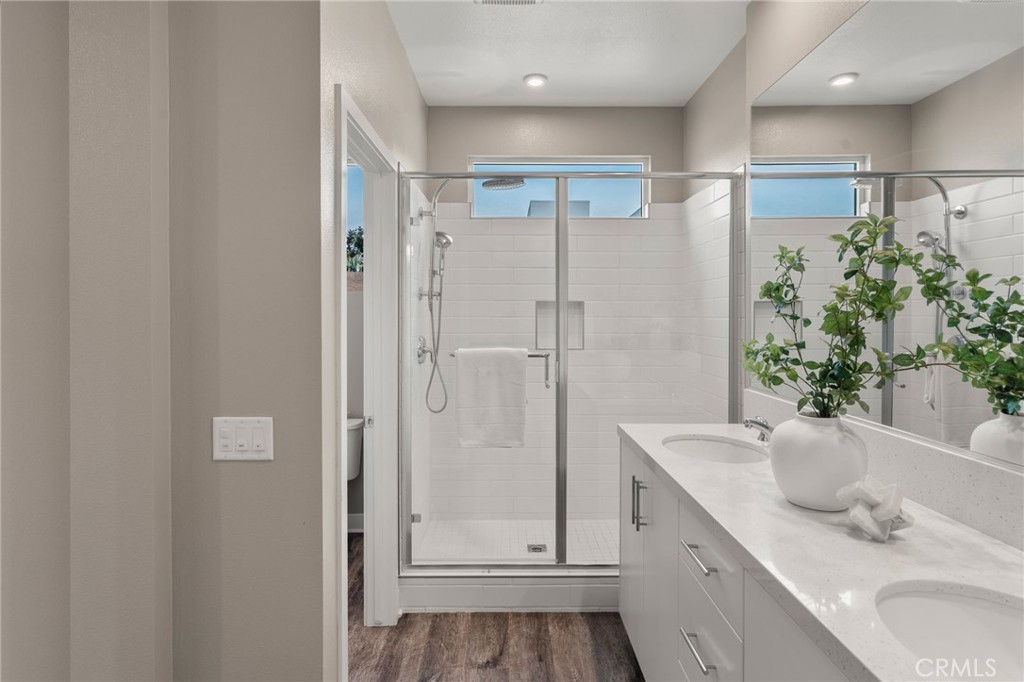 1423 W Cara Property Photo 28