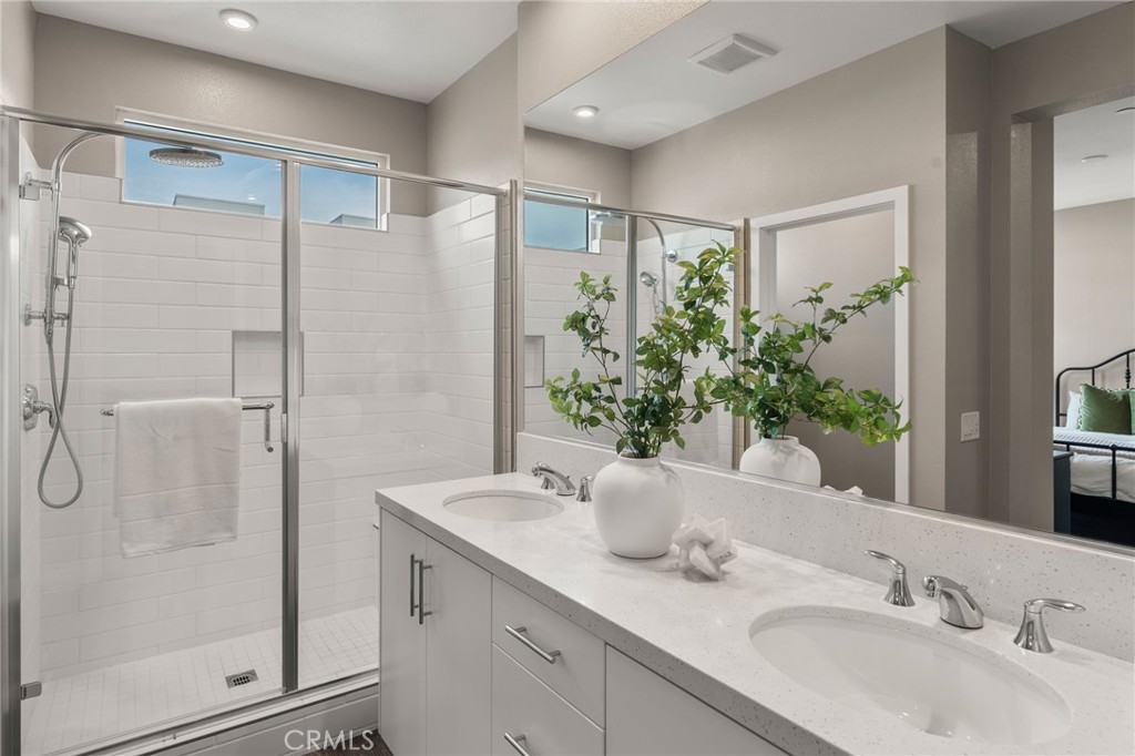 1423 W Cara Property Photo 30