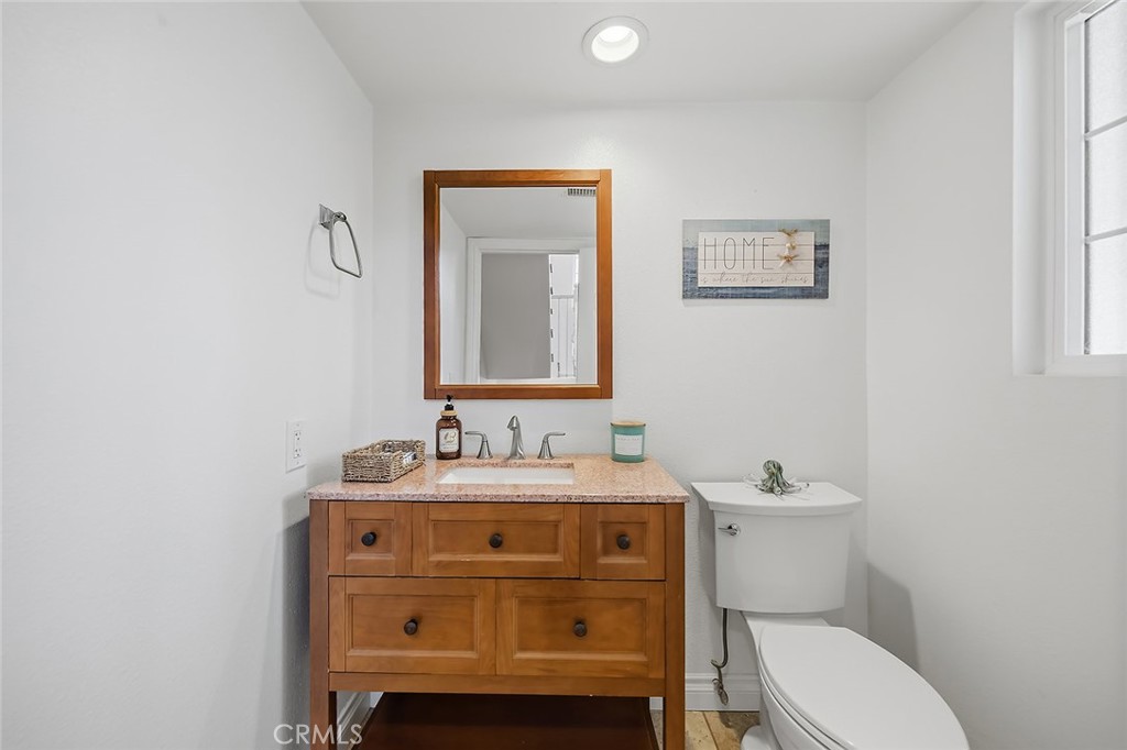2217 Mayfair Court Property Photo 9