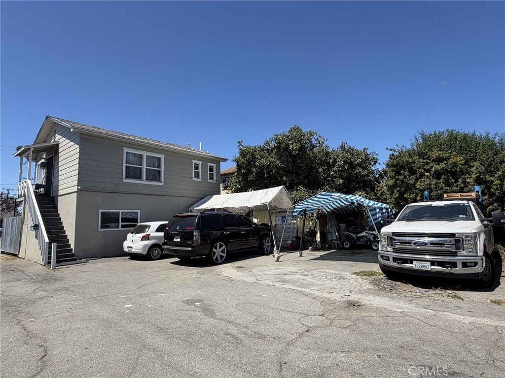 1735 W Washington Property Photo 2