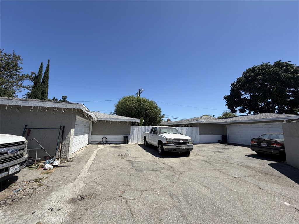 1735 W Washington Property Photo 5