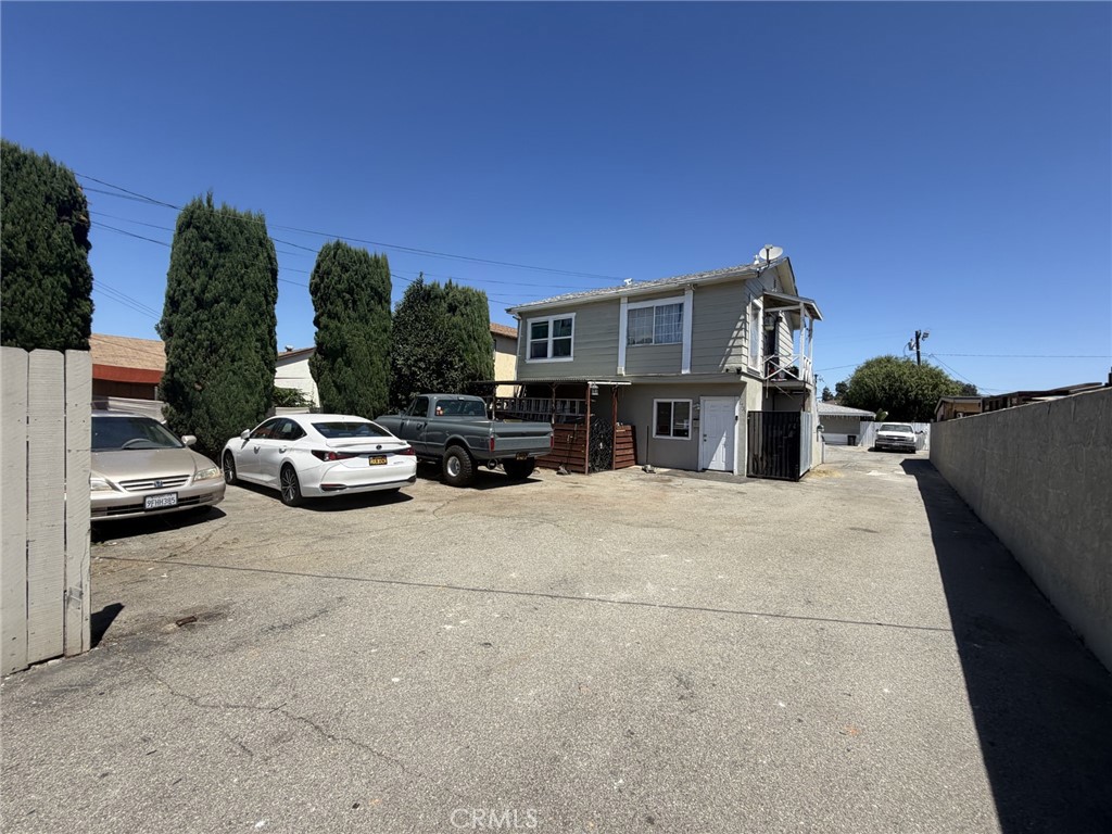 1735 W Washington Property Photo 6