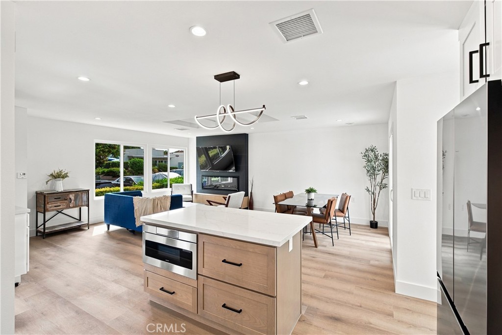 2133 Via Puerta A Property Photo 2