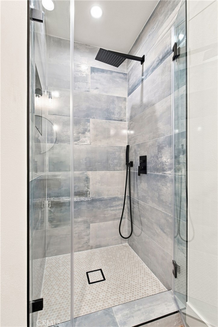 2133 Via Puerta A Property Photo 27