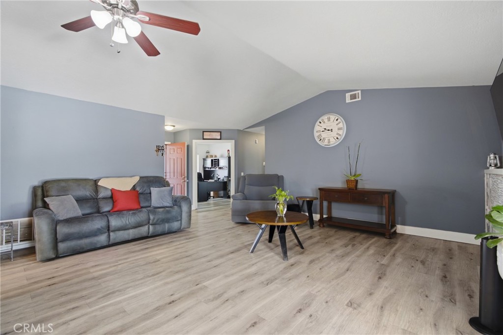 2443 Tulip Court Property Photo 7