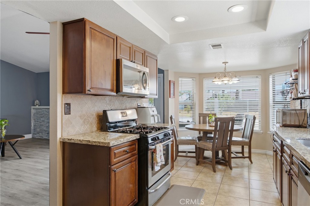 2443 Tulip Court Property Photo 11