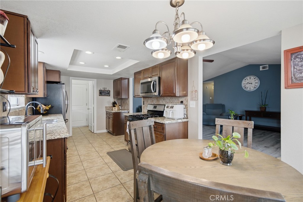 2443 Tulip Court Property Photo 16