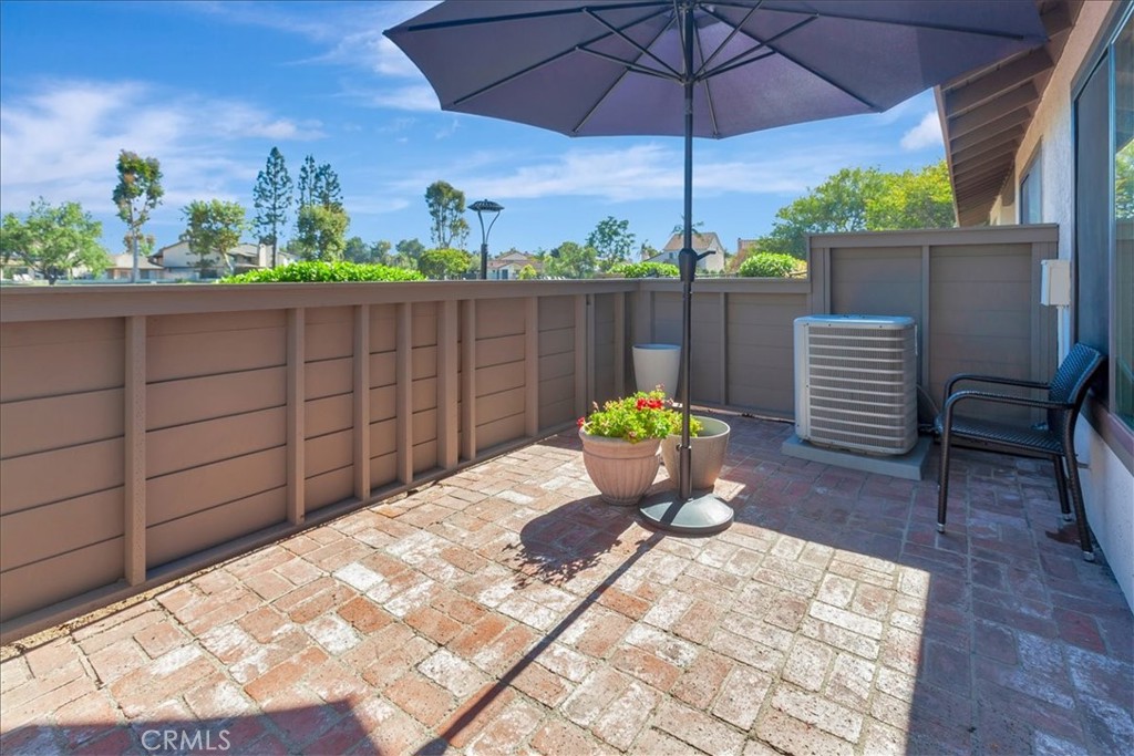 1364 N Schooner Lane 76 Property Photo 3