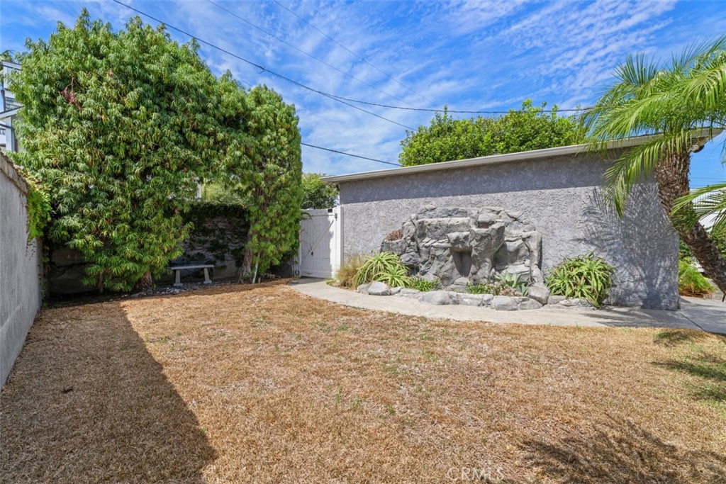 421 Catalina Property Photo 33