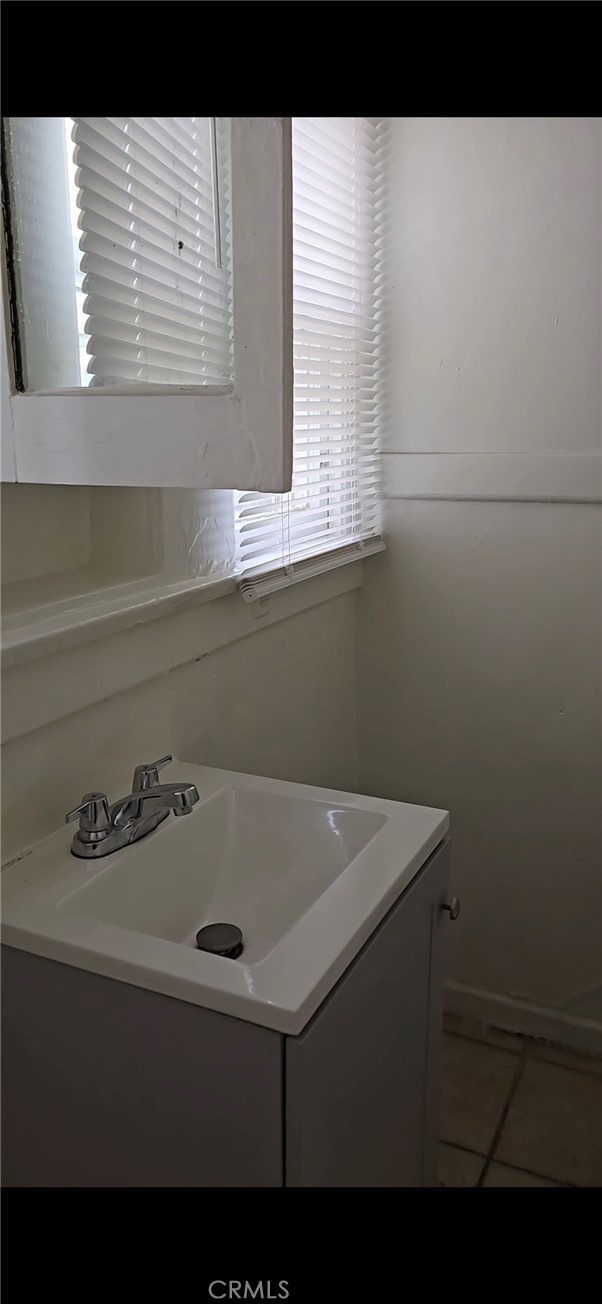 551 W 10th 10 Property Photo 8