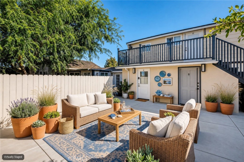 2653 Santa Ana Property Photo 1