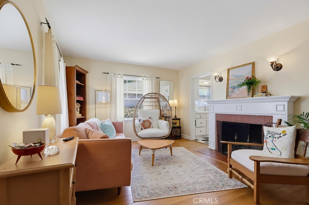 1366 Roycroft Property Photo 4