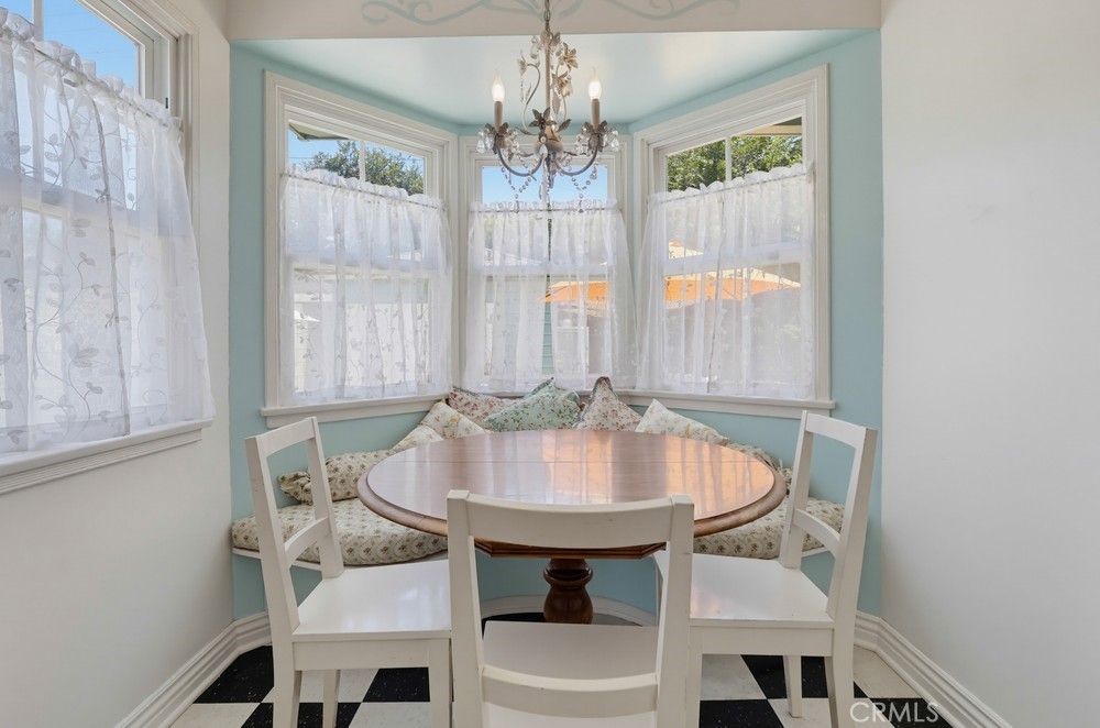 1366 Roycroft Property Photo 7