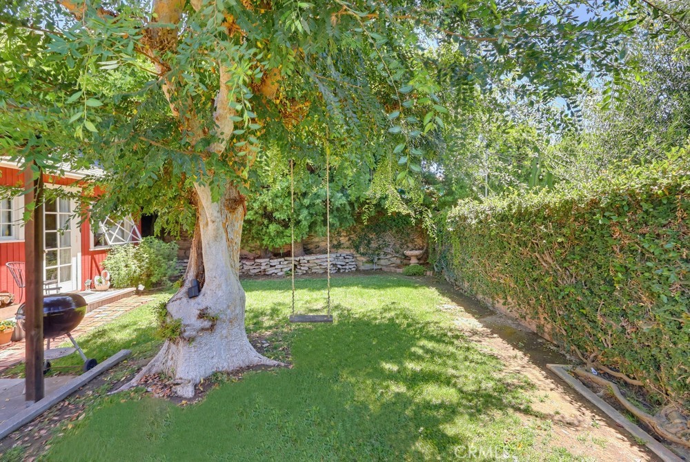 1366 Roycroft Property Photo 27