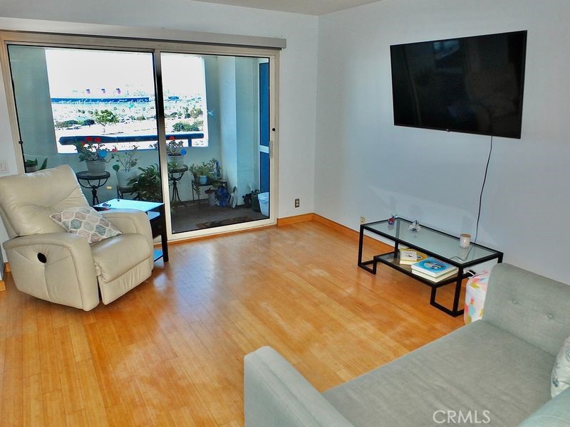 525 E Seaside Way 1007 Property Photo 11
