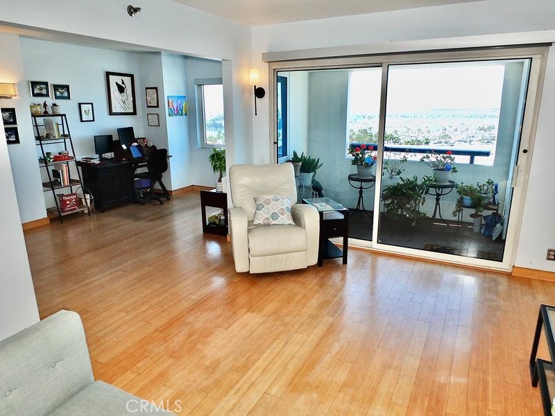 525 E Seaside Way 1007 Property Photo 12