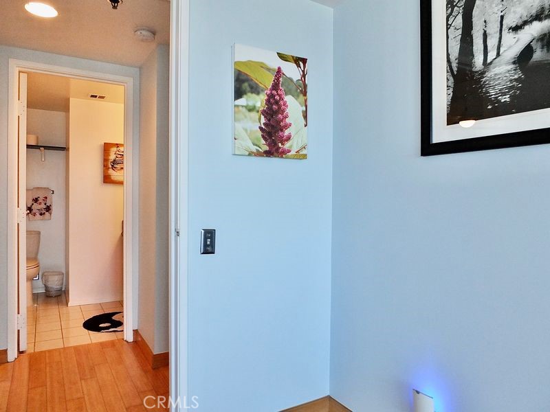 525 E Seaside Way 1007 Property Photo 28