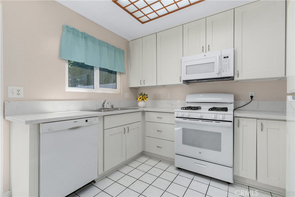 660 S Glassell Street 45 Property Photo 6