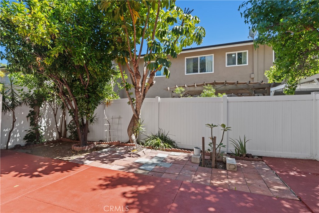 660 S Glassell Street 45 Property Photo 7