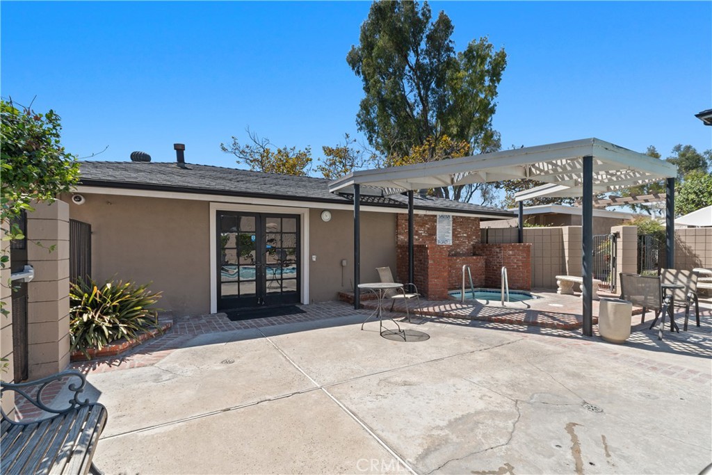 660 S Glassell Street 45 Property Photo 19