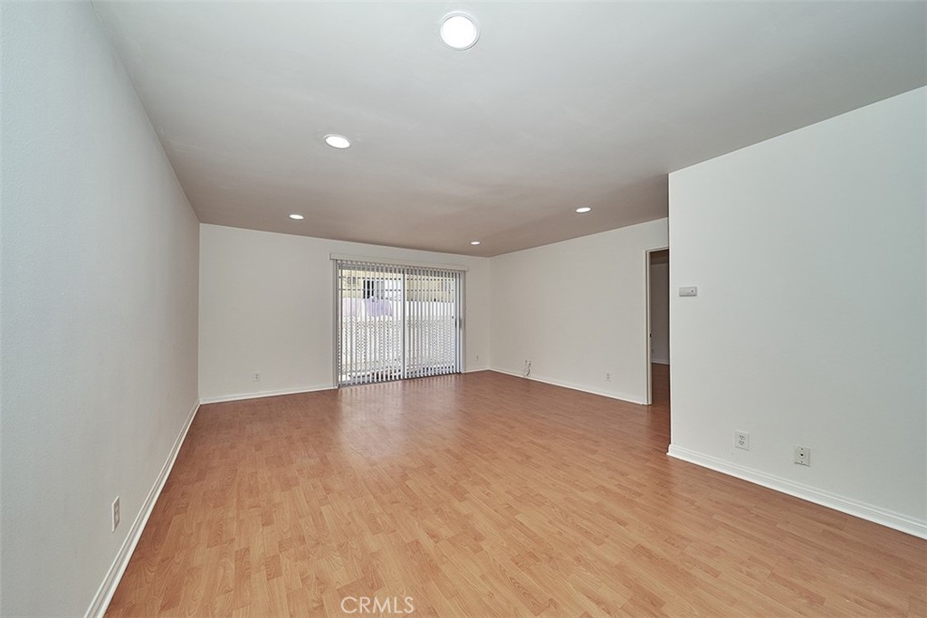 433 S Manhattan 213 Property Photo 11