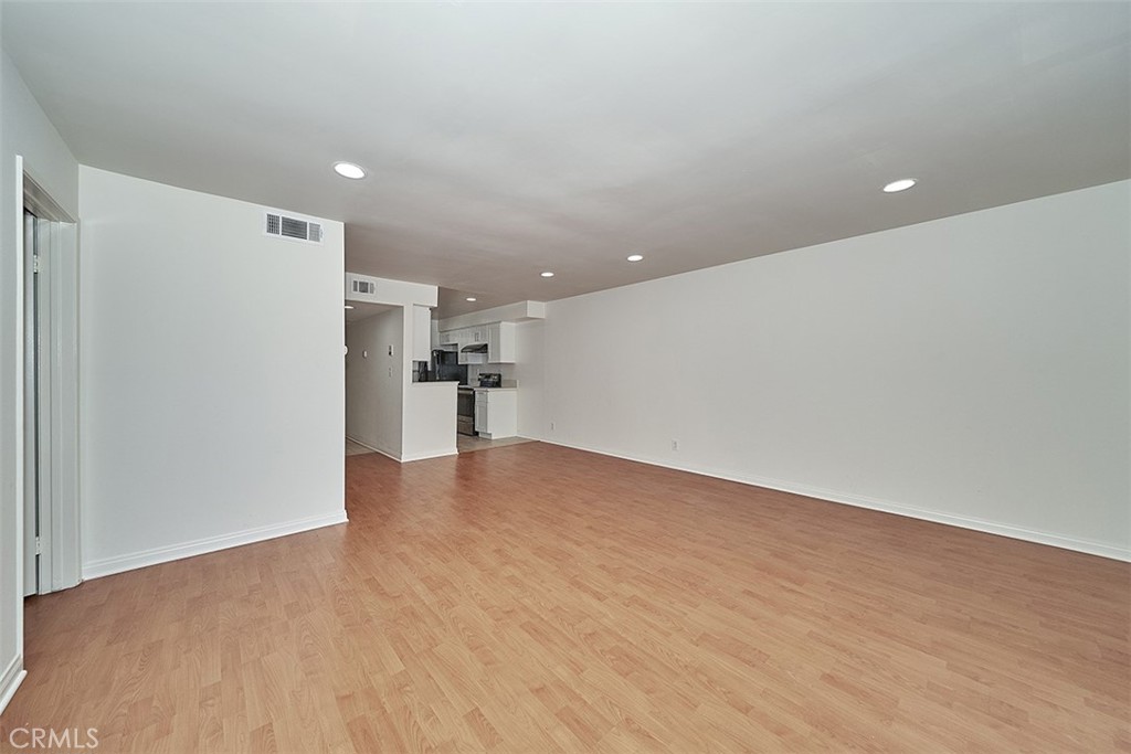 433 S Manhattan 213 Property Photo 13